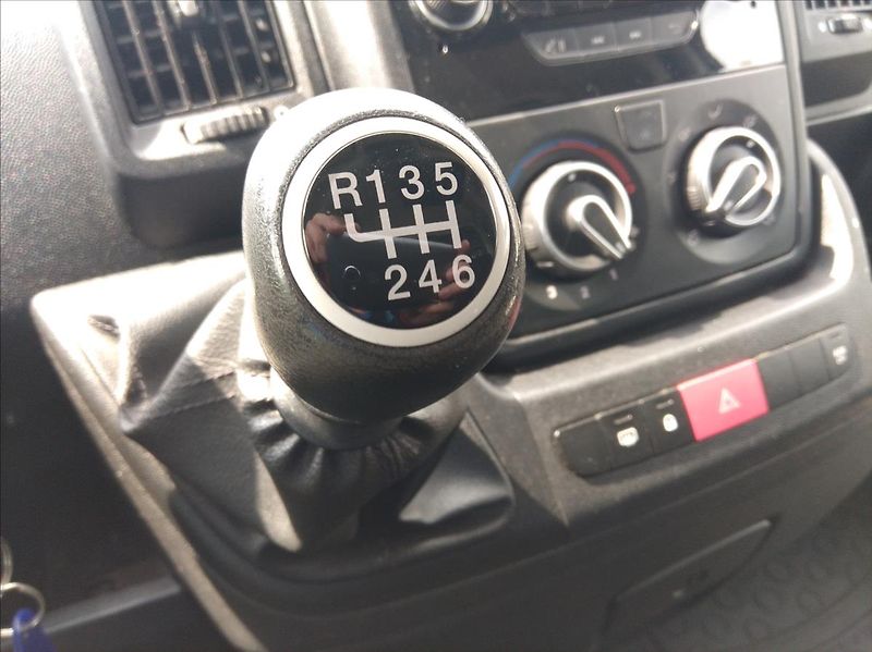 Peugeot Boxer 3,0   3,0 HDi*8 Palet*Spaní*WE - fotka 23 z 37