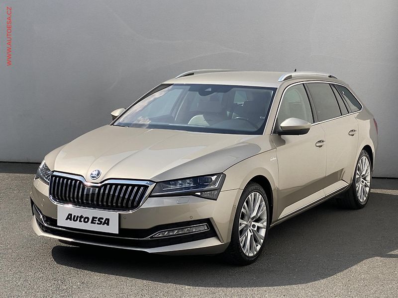 Škoda Superb (2022) 2.0 TDi, ČR, L&K, DSG, LED - fotka 3 z 20