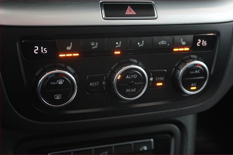 Volkswagen Sharan (2013) 2.0 TDI BMT, Kůže, Navi - fotka 14 z 18