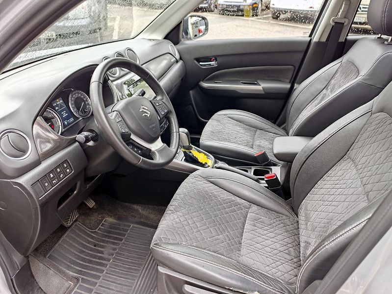 Suzuki Vitara 1,4T Aut. Elegance 4x4 - fotka 11 z 30