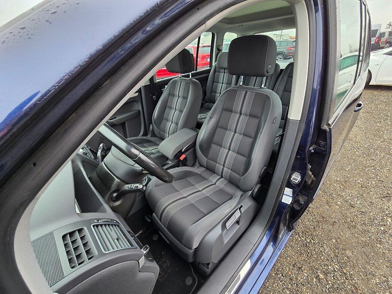 Volkswagen Touran (2013) 1.2 TSI 77KW - fotka 10 z 22