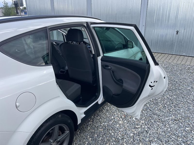 Seat Altea 1.6TDi 105PS XXL ECOMOTIVE TOP - fotka 134 z 189
