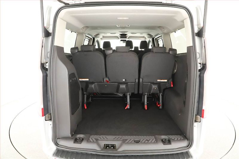 Ford Tourneo Custom (2017) Titanium 2.0 EcoBlue, DPH - fotka 17 z 18