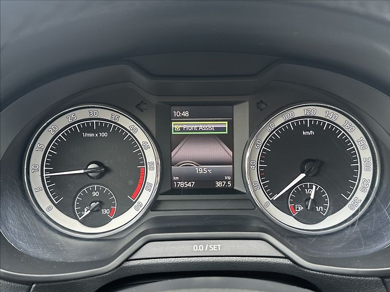 Škoda Octavia 2,0 TDI 150PS  Style M/T - fotka 40 z 54