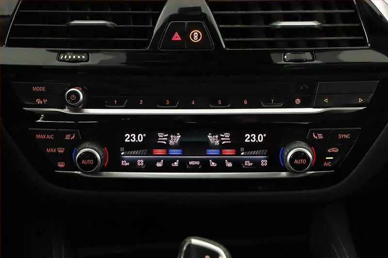 BMW Řada 5 (2023) 530d xDrive - fotka 19 z 21
