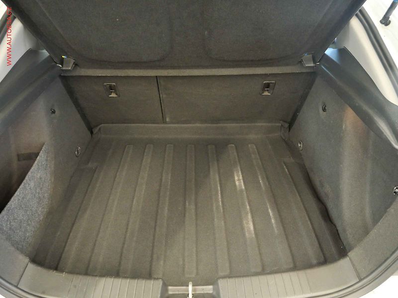 Chevrolet Cruze (2012) 1.6i, 1.maj,ČR, AC, STK7/28 - fotka 7 z 17