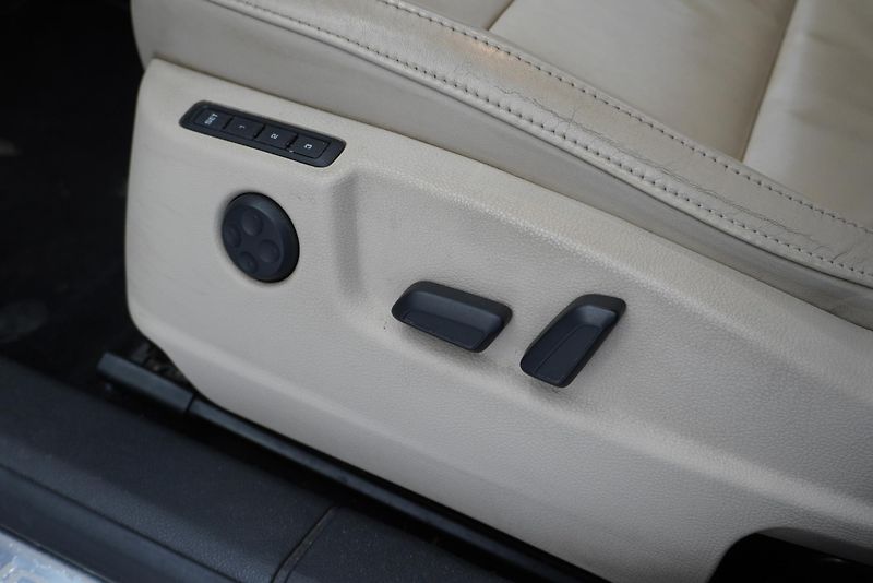 Škoda Superb 3.6 V6 191kW 4x4 REZERVACE - fotka 12 z 36