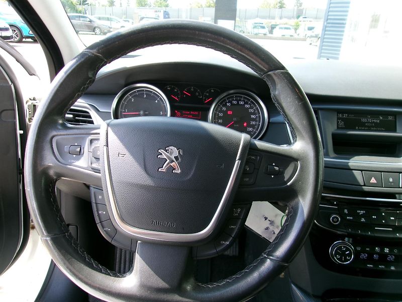 Peugeot 508 2.0 HDI sedan - fotka 14 z 17