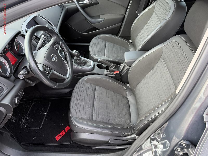 Opel Astra (2016) 1.6CDTi, AC, tempo - fotka 9 z 18