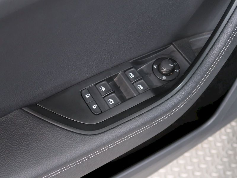 Škoda Superb (2022) iV STYLE 1.4TSI 160KW DSG - fotka 41 z 44