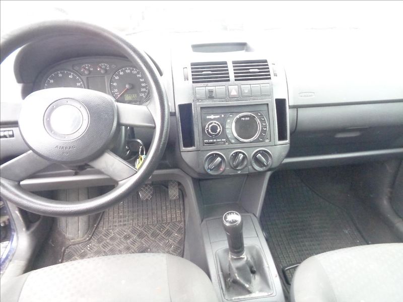 Volkswagen Polo 1,2 - fotka 13 z 15