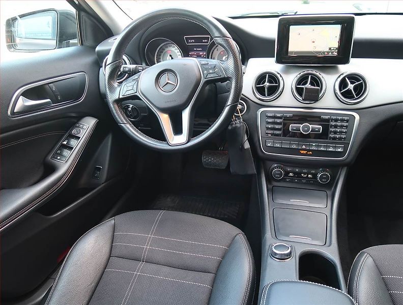 Mercedes-Benz GLA (2014) 200 CDI 4MATIC, 4X4 - fotka 7 z 16