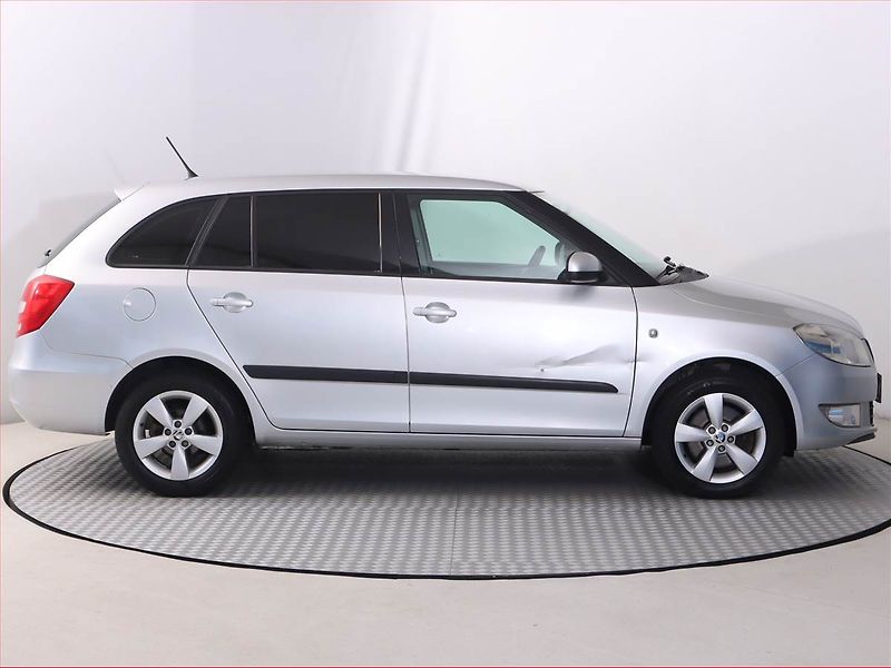 Škoda Fabia (2012) 1.2 TSI, Serv.kniha, Tempomat - fotka 6 z 16