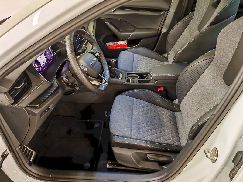 Škoda Octavia (2025) 1.5 TSI 110 kW Sportline - fotka 22 z 32