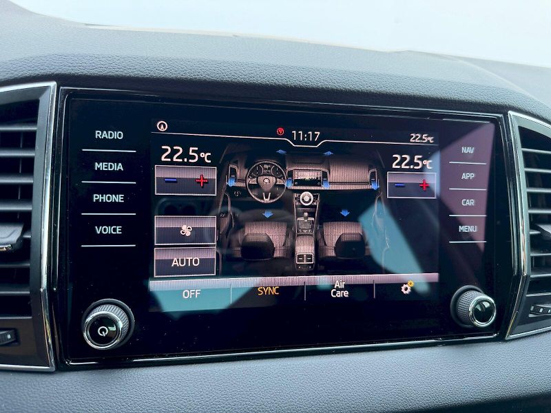Škoda Karoq (2019) 1.5 TSI 110kW Style VarioFlex - fotka 21 z 35