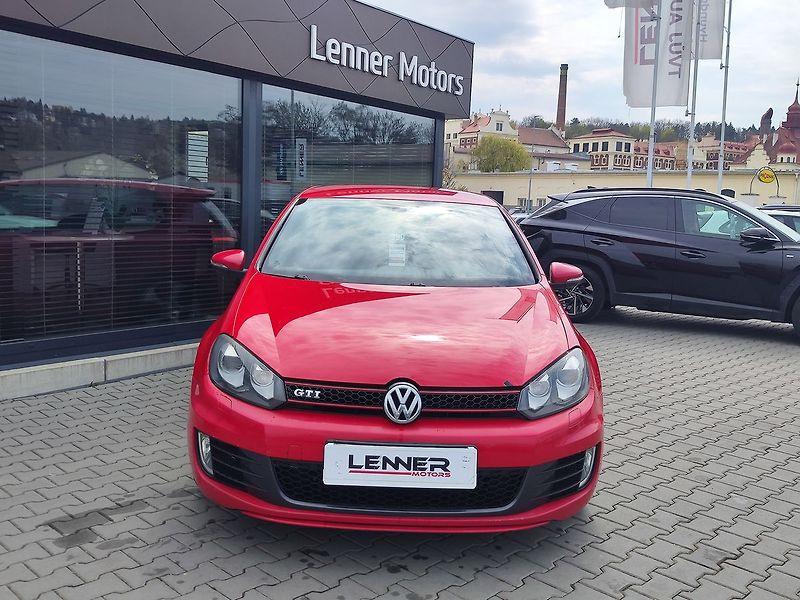 Volkswagen Golf 2.0 TSi/155kW GTI ČR 1.Maj. - fotka 2 z 27