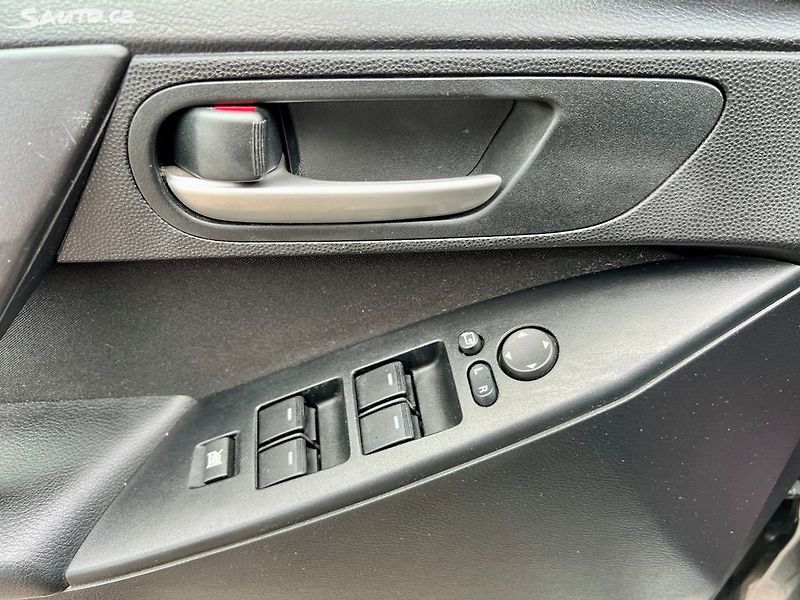 Mazda 3 (2009) 1.6i 77 kW Servis,Stav,ALU,PDC - fotka 18 z 19