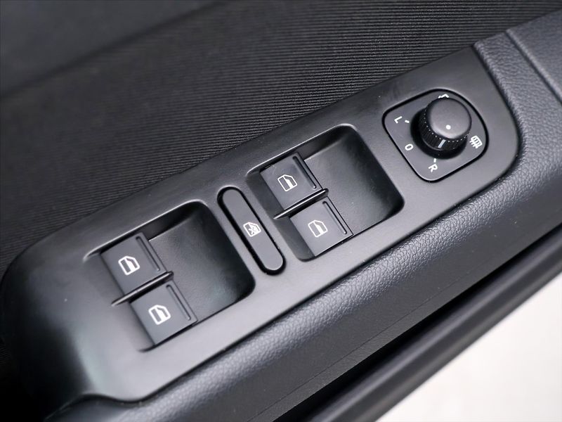 Škoda Superb 2,0 TDI 125kW DSG Navi Xenon - fotka 15 z 35