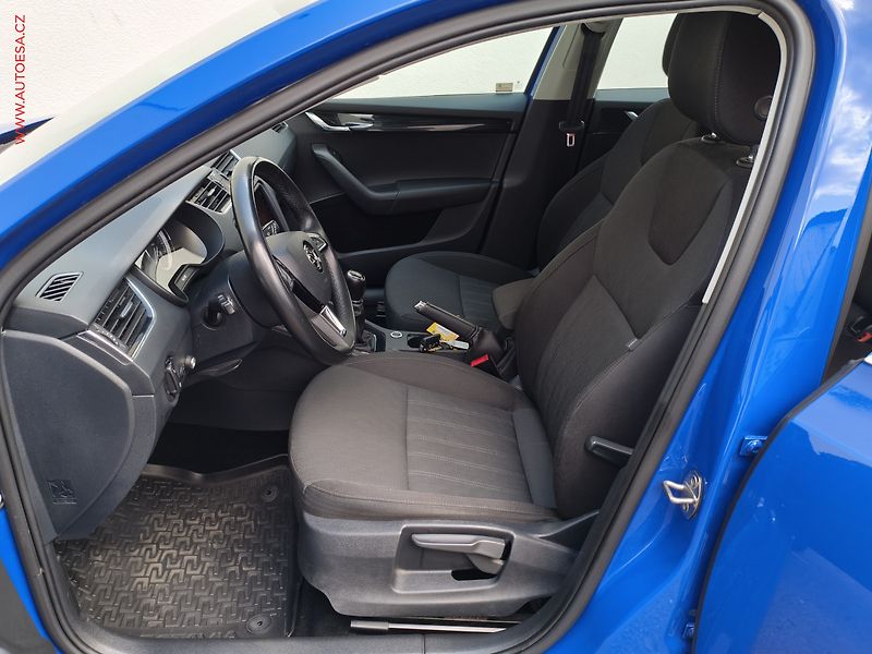 Škoda Octavia (2018) 2.0 TDi, ČR, Style, TZ, zmk. - fotka 15 z 21