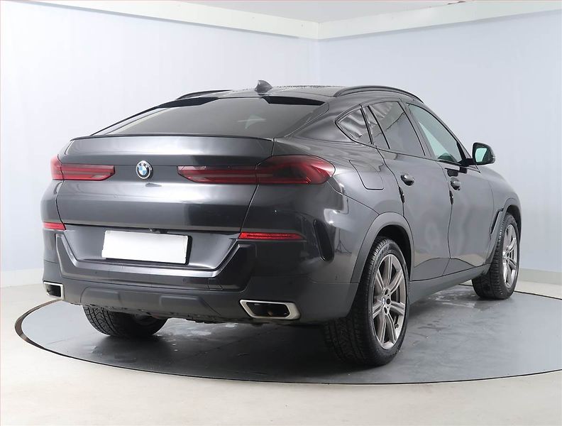 BMW X6 (2021) xDrive40d - fotka 5 z 15