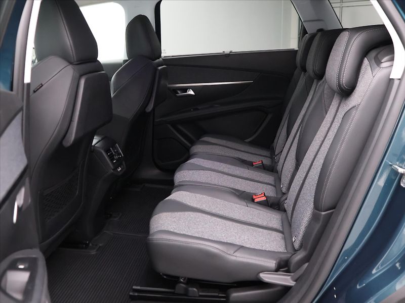 Peugeot 5008 1.6 PT 180k Aut. Allure 7-Míst - fotka 14 z 35