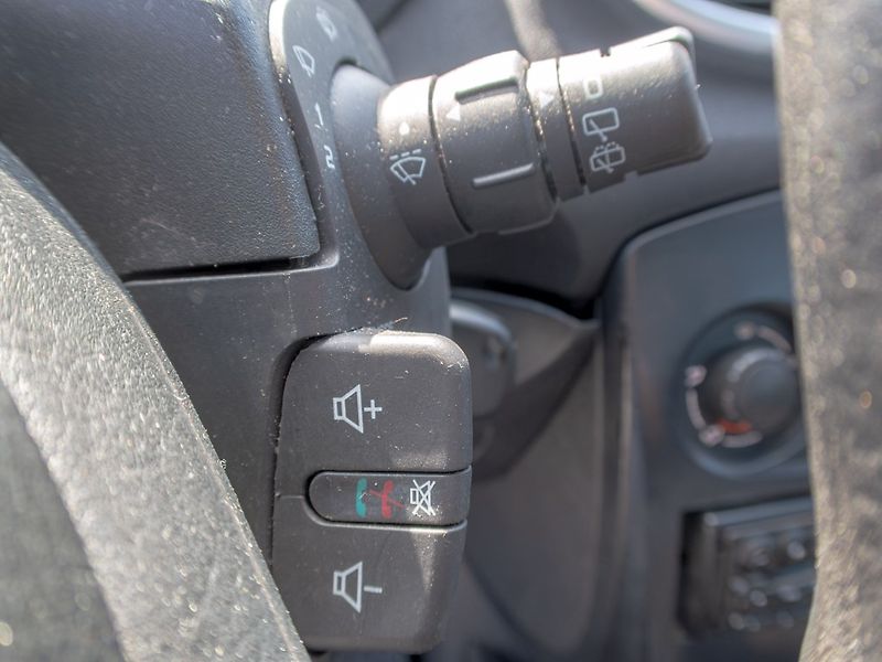 Renault Clio (2006) 1.2i 55KW - fotka 24 z 35