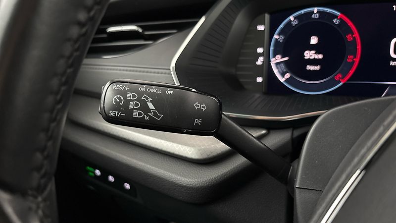 Škoda Octavia 2.0 TDI Ambition Combi - fotka 14 z 26