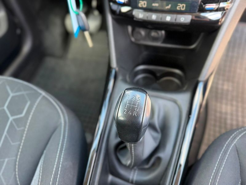 Peugeot 2008 Active 1.2PT 82 - fotka 25 z 26