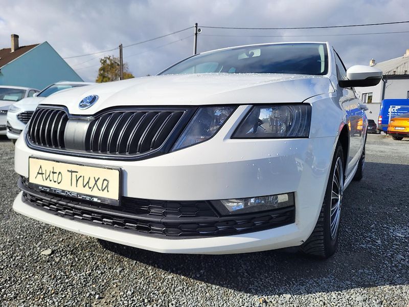Škoda Octavia 2.0 TDi 110kW AMBITION - fotka 33 z 43