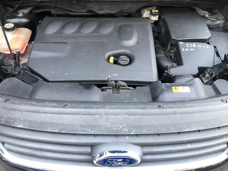 Ford Kuga (2010) 2.0TDCi 4x4 - fotka 26 z 33