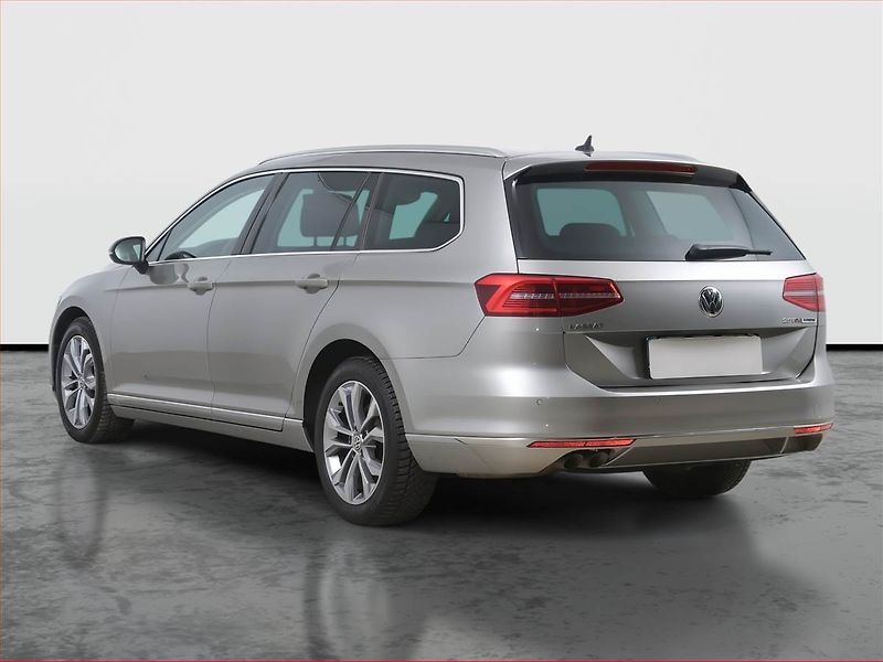 Volkswagen Passat (2017) 2.0 TDI, Automat, Kůže, Navi - fotka 4 z 17