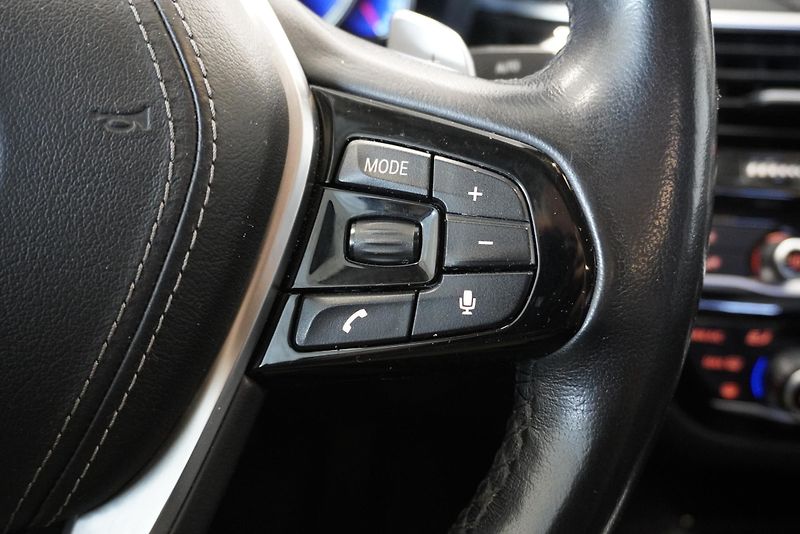 BMW Řada 5 530 D SPORTLINE AUTOMAT - fotka 12 z 28