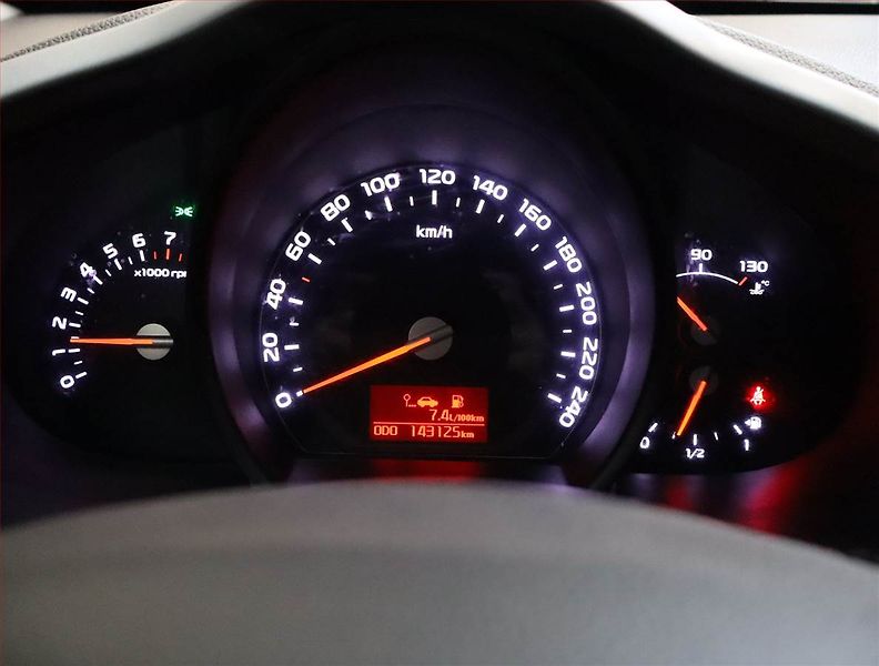 Kia Sportage (2015) 1.6 GDI, Navi, Tempomat - fotka 11 z 18