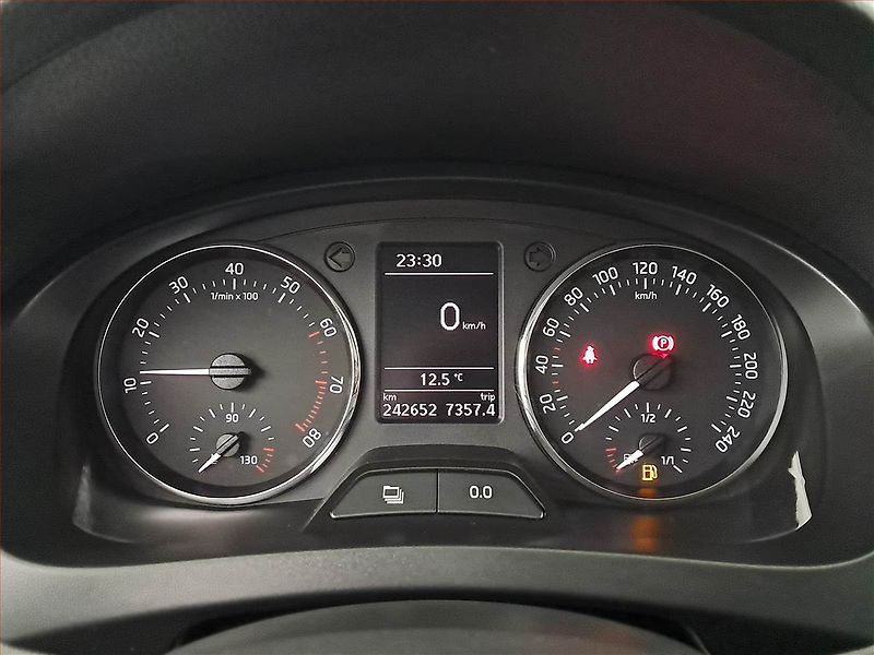 Škoda Rapid (2013) 1.2 TSI - fotka 11 z 16