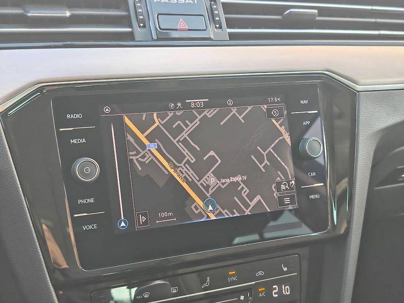 Volkswagen Passat Elegance 6G 2,0TDi - fotka 17 z 23