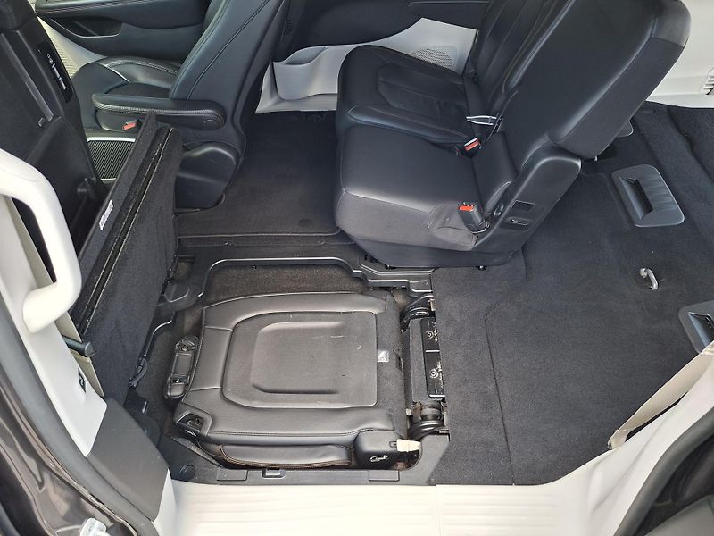 Chrysler Pacifica (2018) 3,6L,Top výbava, REZERVACE - fotka 19 z 44