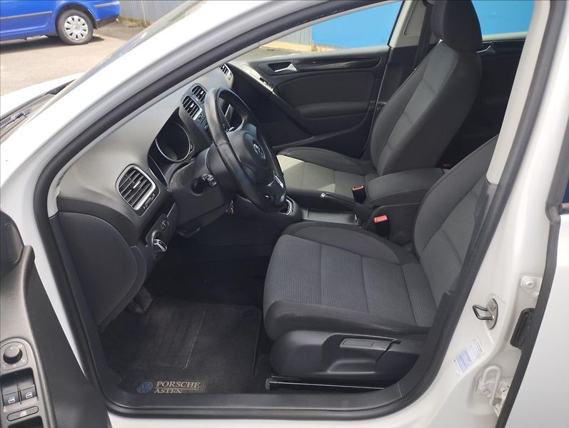 Volkswagen Golf 1,2 - fotka 7 z 15