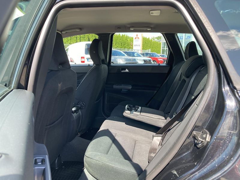Volvo V50 (2008) 1,6i 74kW  - fotka 14 z 15