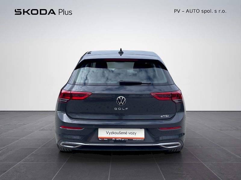Volkswagen Golf (2022) 1,5 eTSI 110 kW DSG Style Plus - fotka 27 z 30