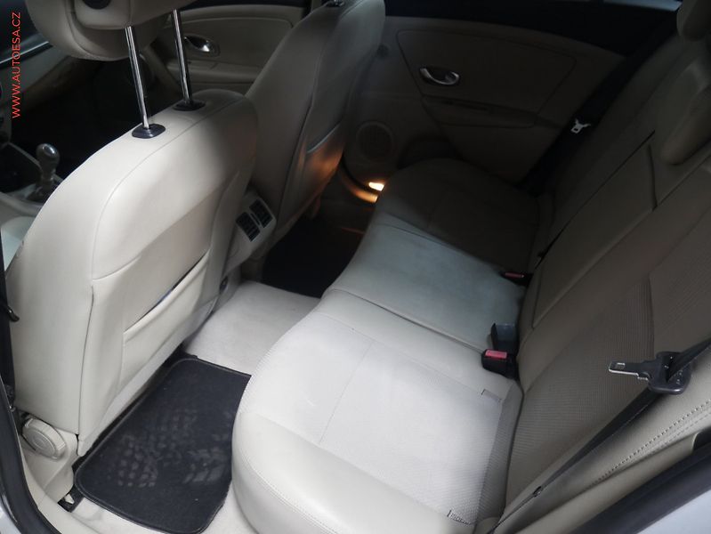 Renault Mégane (2010) 1.9 dCi, Navi, AC - fotka 10 z 18