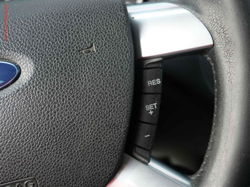 Ford C-MAX (2010) 1.6 TDCi, Klima - fotka 11 z 17