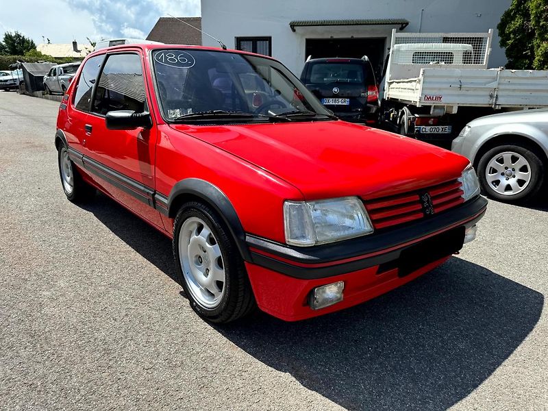 Peugeot 205 GTI 1.9 88 kW - fotka 1 z 16