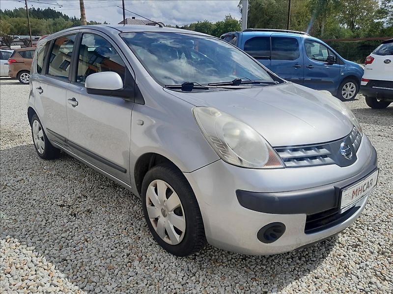 Nissan Note 1,4 i - fotka 9 z 41