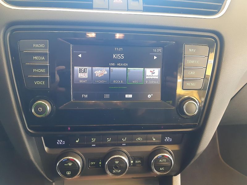 Škoda Octavia 2.0 TDI COMBI NAVI  - fotka 10 z 27