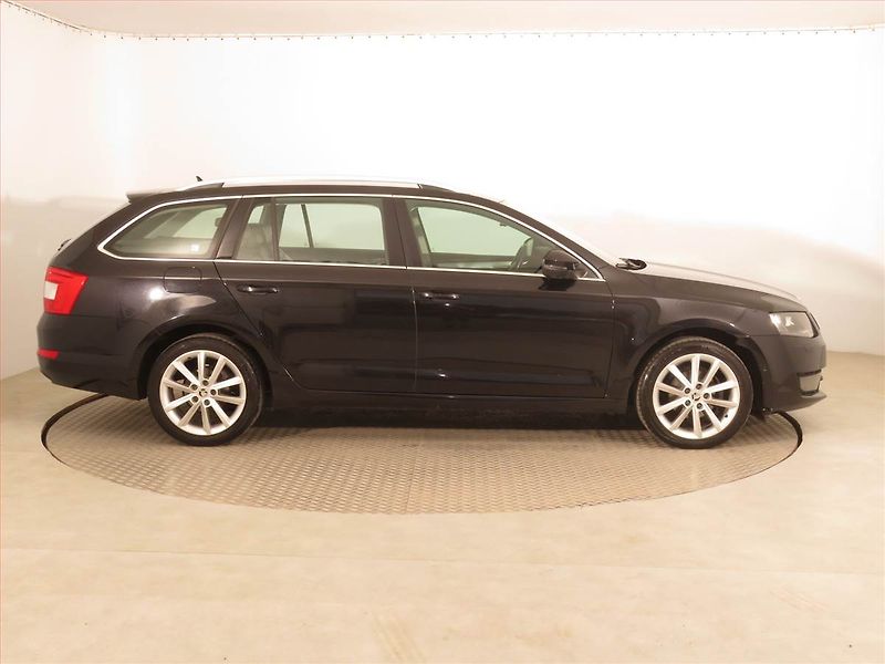 Škoda Octavia (2016) 1.6 TDI, Serv.kniha, Kůže - fotka 6 z 17