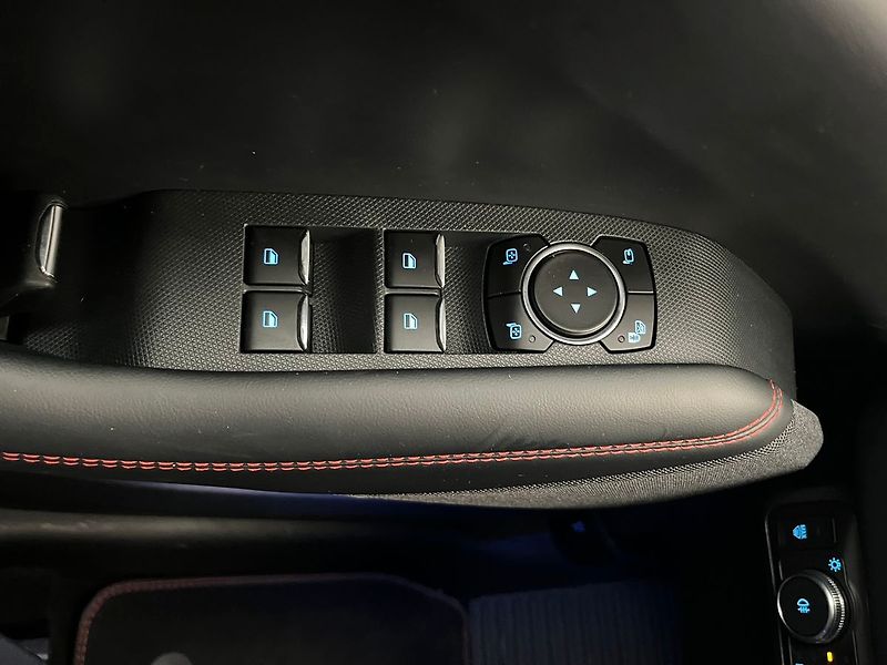 Ford Mustang Mach-E Standard Range AWD, SoH 93,1 % - fotka 24 z 53