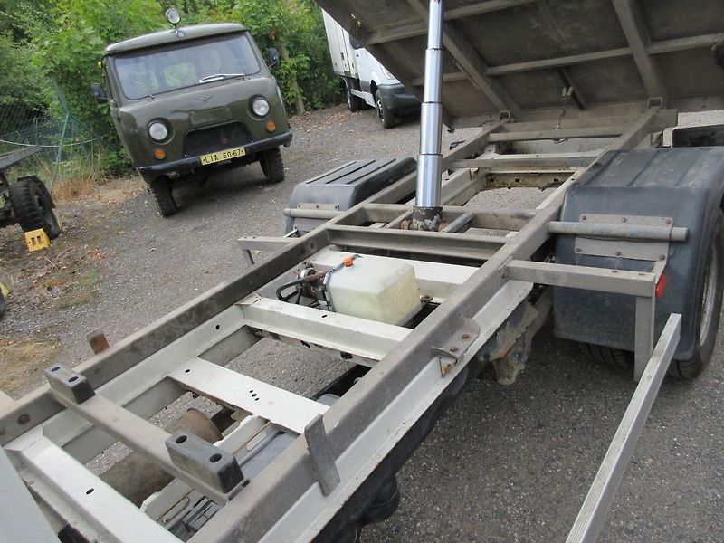 Volkswagen Crafter 2,5TDi, sklápěcí S1 - fotka 16 z 24