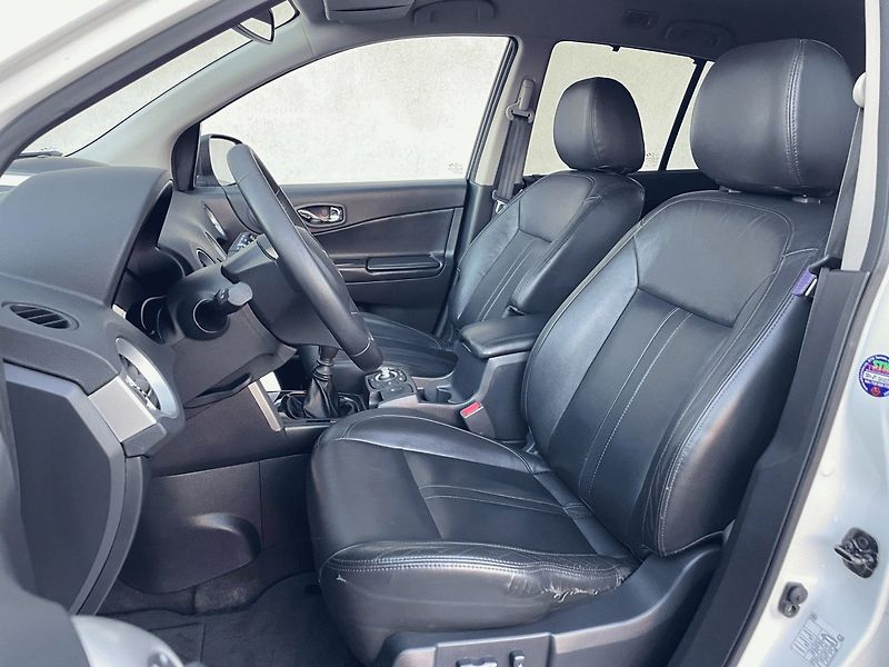 Renault Koleos (2011) Exception 2,0dCi 150k 4x4 - fotka 19 z 26