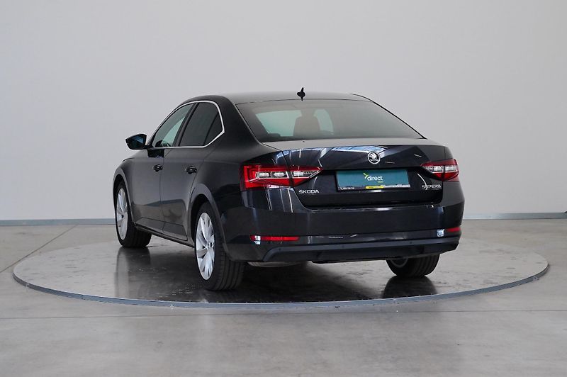 Škoda Superb - fotka 7 z 29