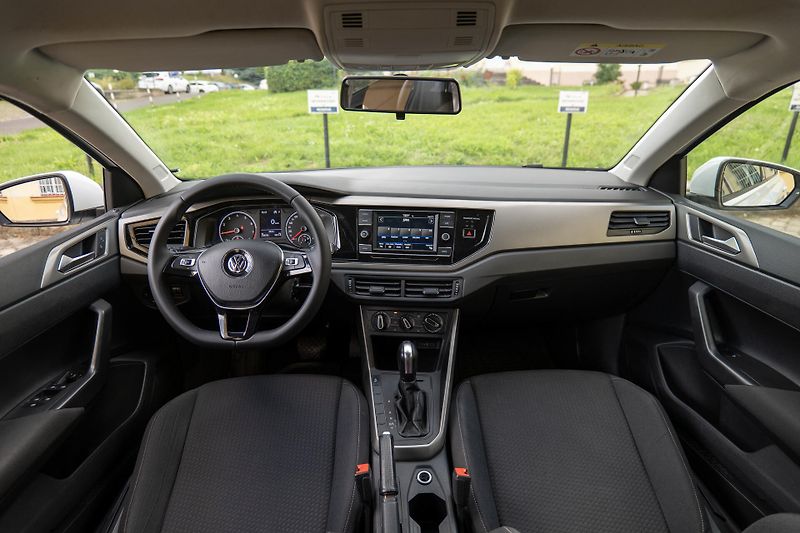 Volkswagen Polo 1.0 TSI DSG CarPlay - fotka 18 z 30